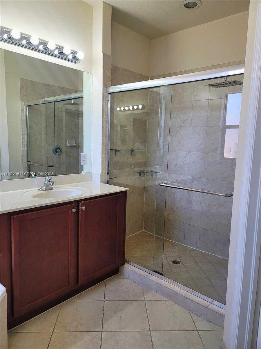 Small Image of 11858 SOUTH WEST 153RD CT, Miami Number 21