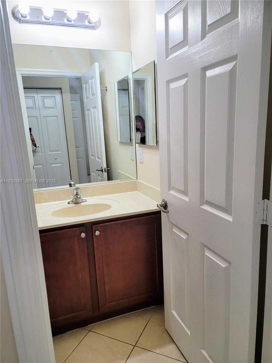 Small Image of 11858 SOUTH WEST 153RD CT, Miami Number 22