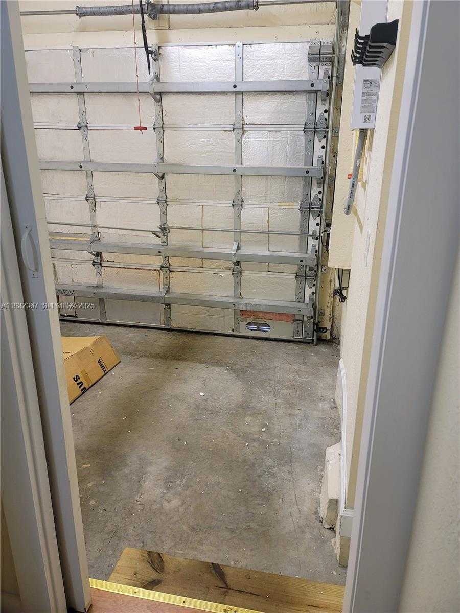 Small Image of 11858 SOUTH WEST 153RD CT, Miami Number 28