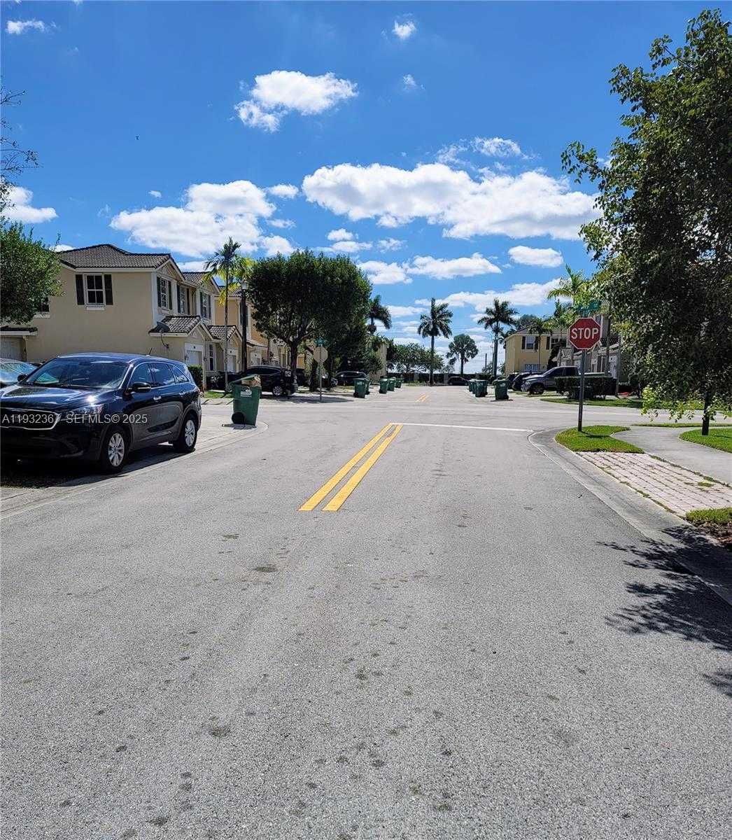 Small Image of 11858 SOUTH WEST 153RD CT, Miami Number 36