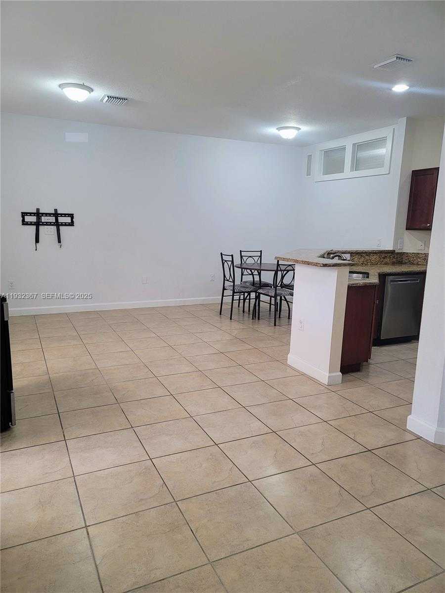 Small Image of 11858 SOUTH WEST 153RD CT, Miami Number 4