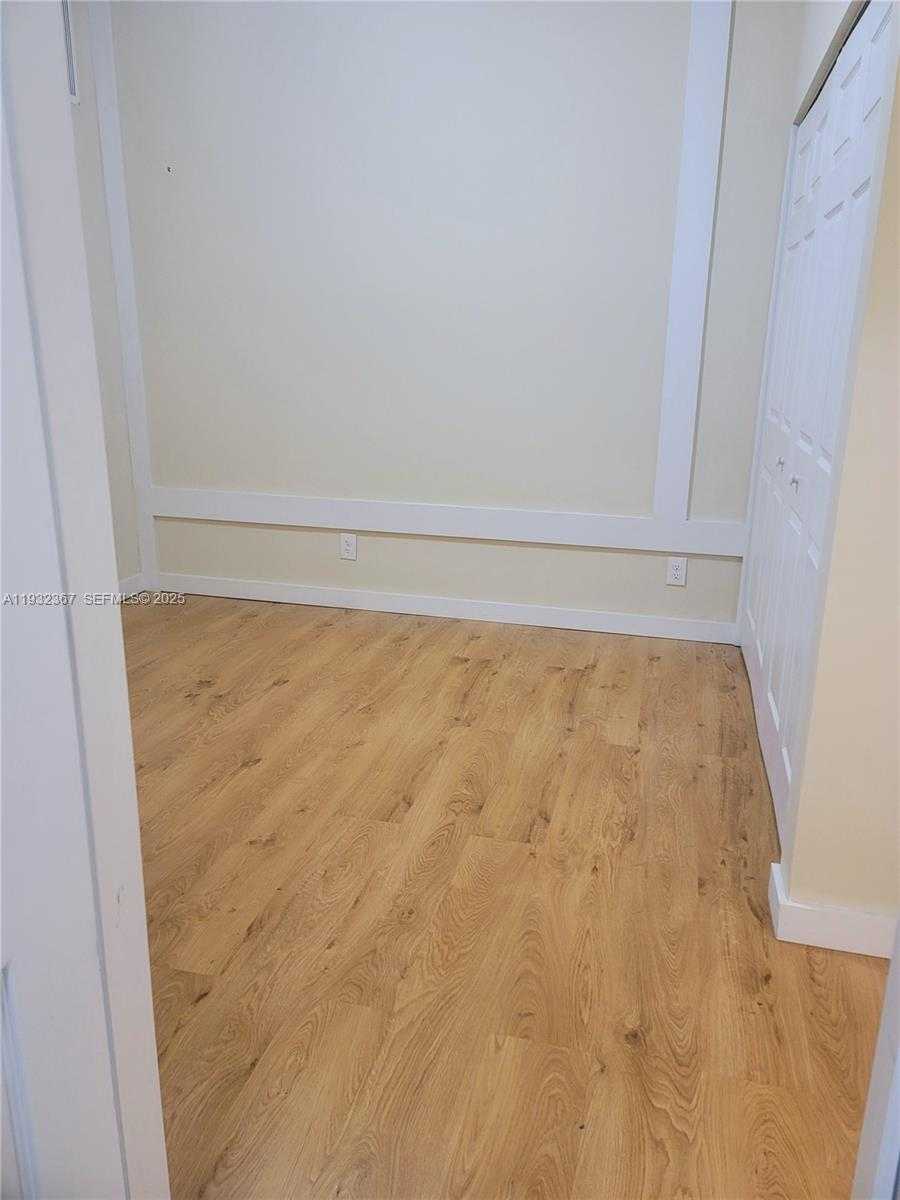 Small Image of 11858 SOUTH WEST 153RD CT, Miami Number 9