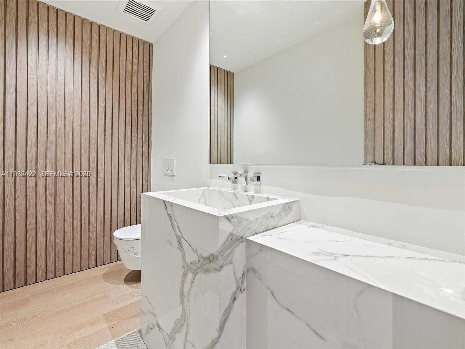 Small Image of 7937 FISHER ISLAND DR #7937, Miami Beach Number 25