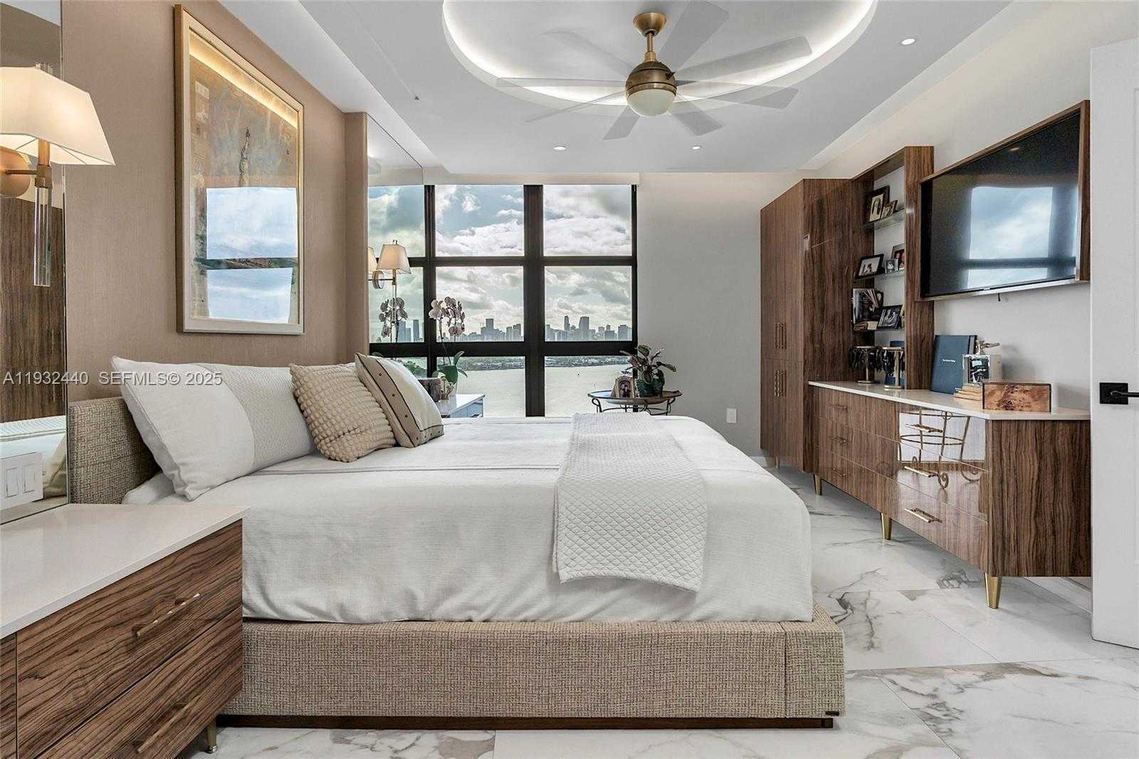 Small Image of 9 ISLAND AVE #2104, Miami Beach Number 31