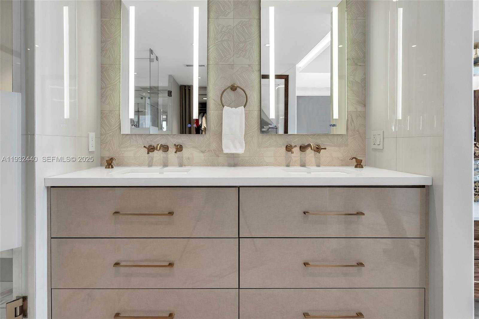 Small Image of 9 ISLAND AVE #2104, Miami Beach Number 33