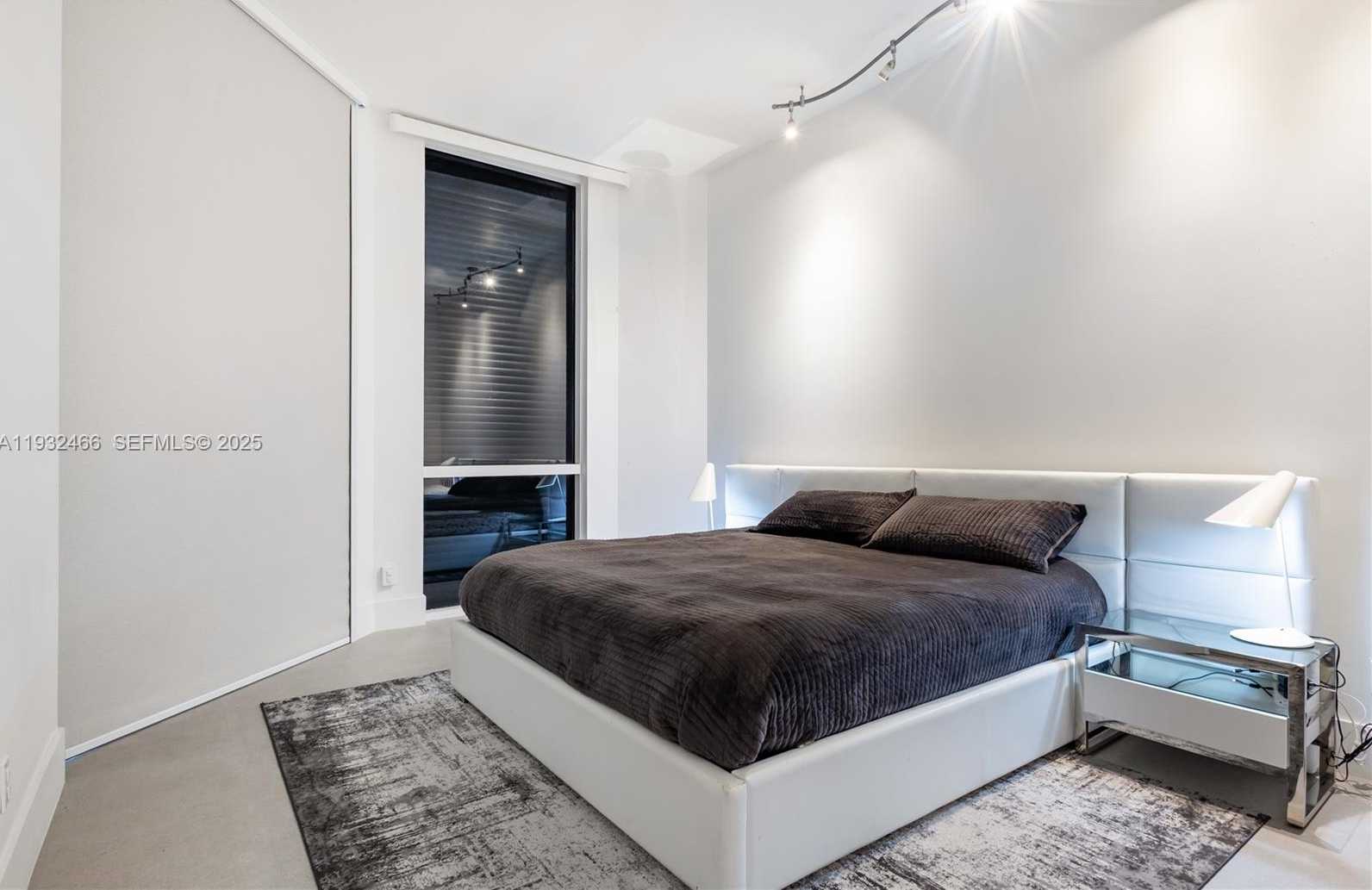 Small Image of 21205 YACHT CLUB DRIVE #304, Aventura Number 16