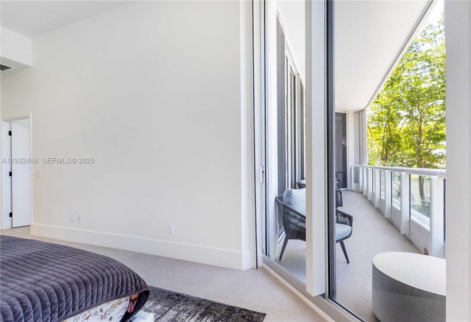 Small Image of 21205 YACHT CLUB DRIVE #304, Aventura Number 20