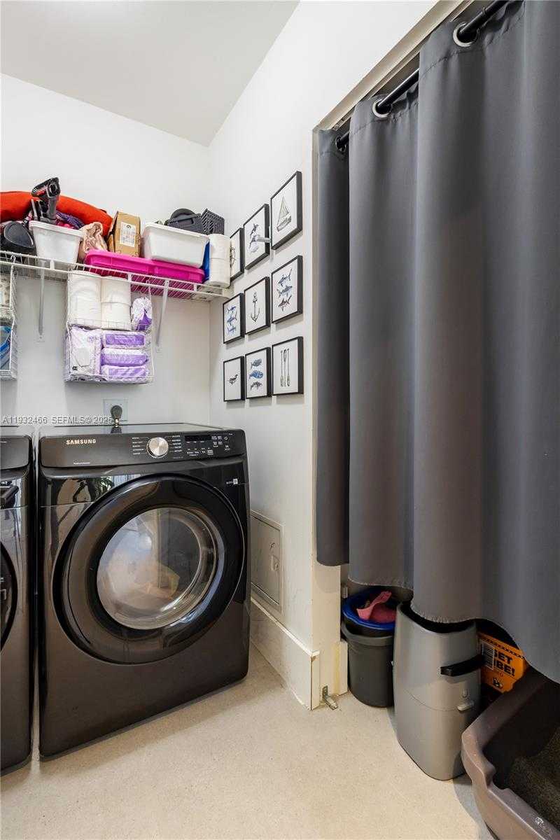 Small Image of 21205 YACHT CLUB DRIVE #304, Aventura Number 26