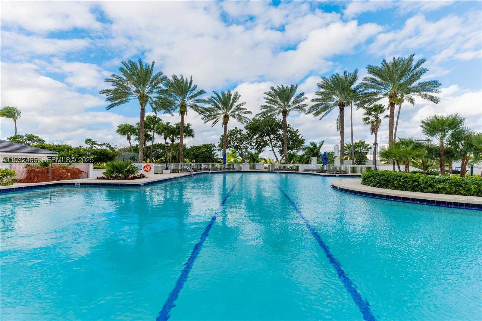 Small Image of 21205 YACHT CLUB DRIVE #304, Aventura Number 32