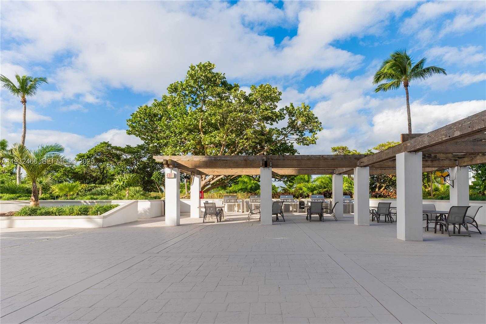 Small Image of 21205 YACHT CLUB DRIVE #304, Aventura Number 34