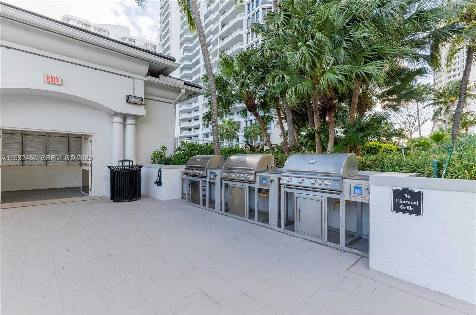 Small Image of 21205 YACHT CLUB DRIVE #304, Aventura Number 35