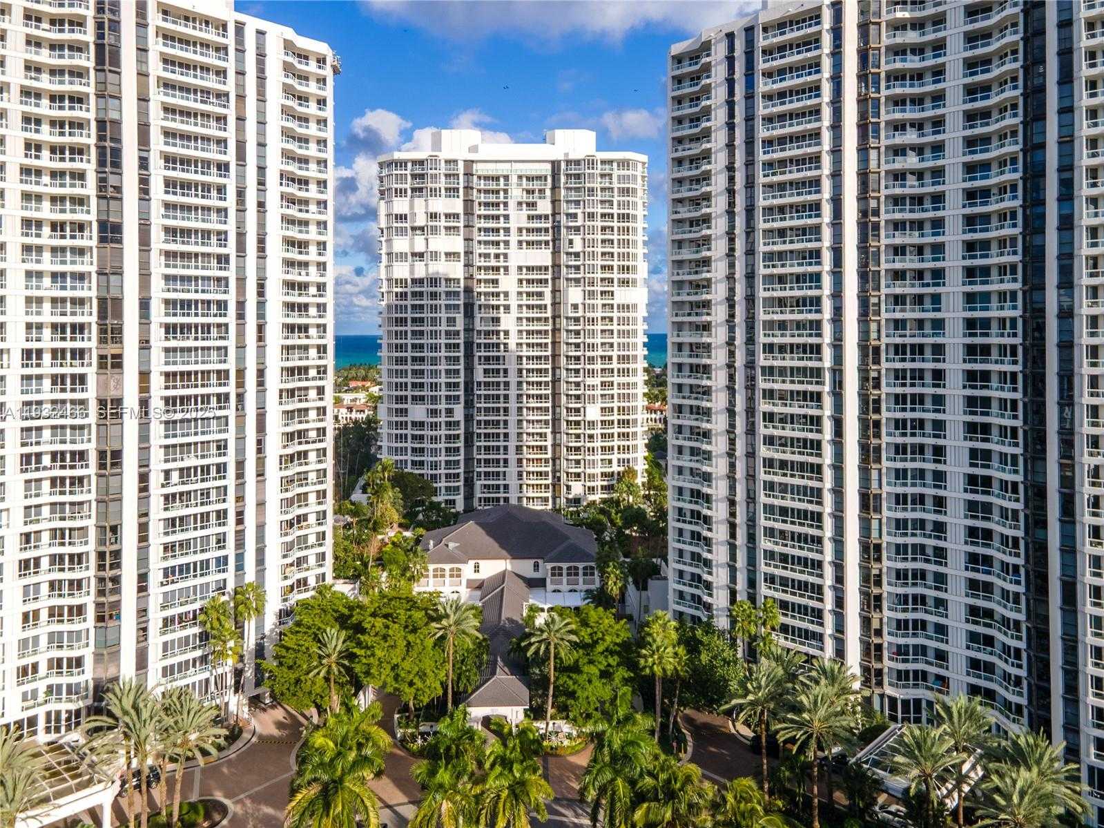 Small Image of 21205 YACHT CLUB DRIVE #304, Aventura Number 36