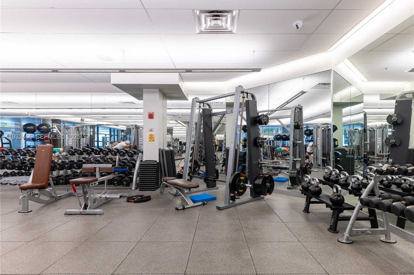 Small Image of 21205 YACHT CLUB DRIVE #304, Aventura Number 38