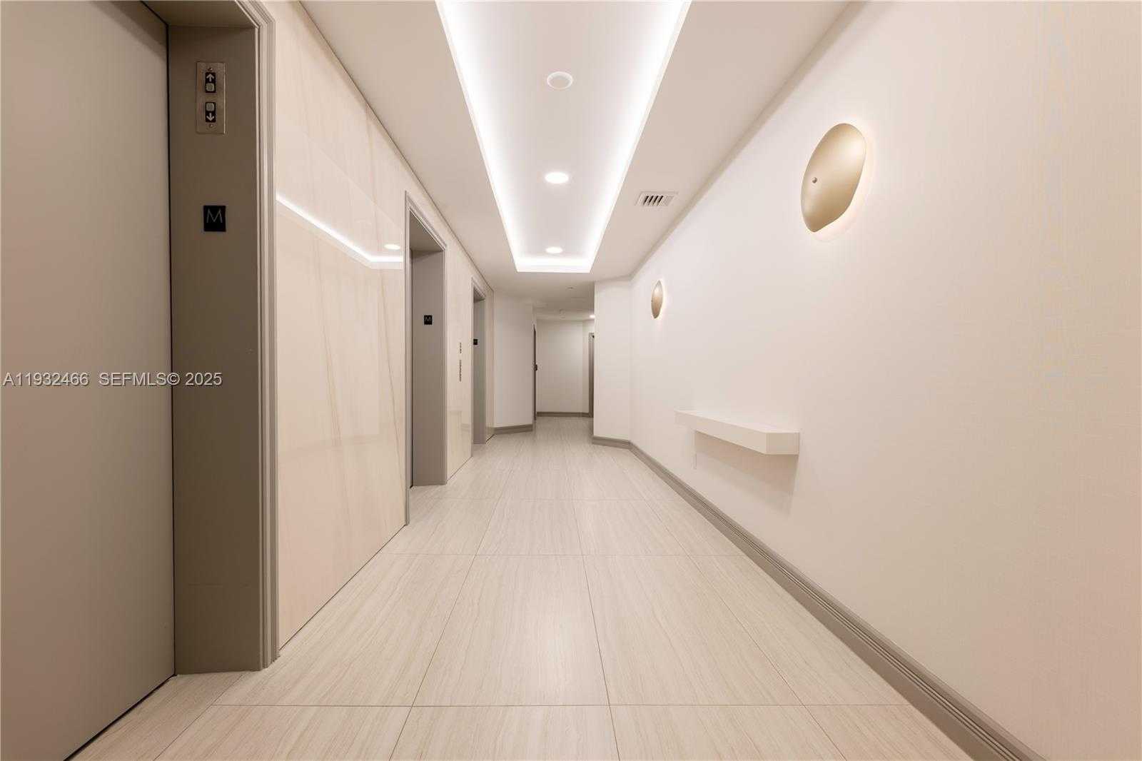 Small Image of 21205 YACHT CLUB DRIVE #304, Aventura Number 4