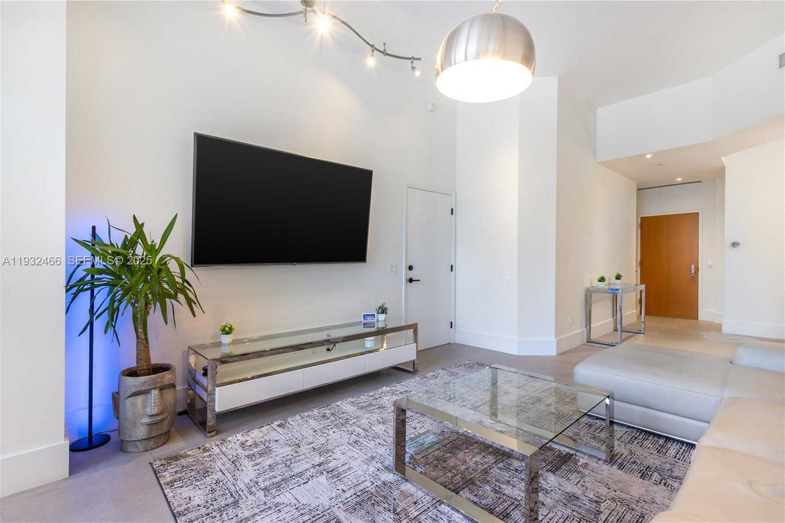 Small Image of 21205 YACHT CLUB DRIVE #304, Aventura Number 5