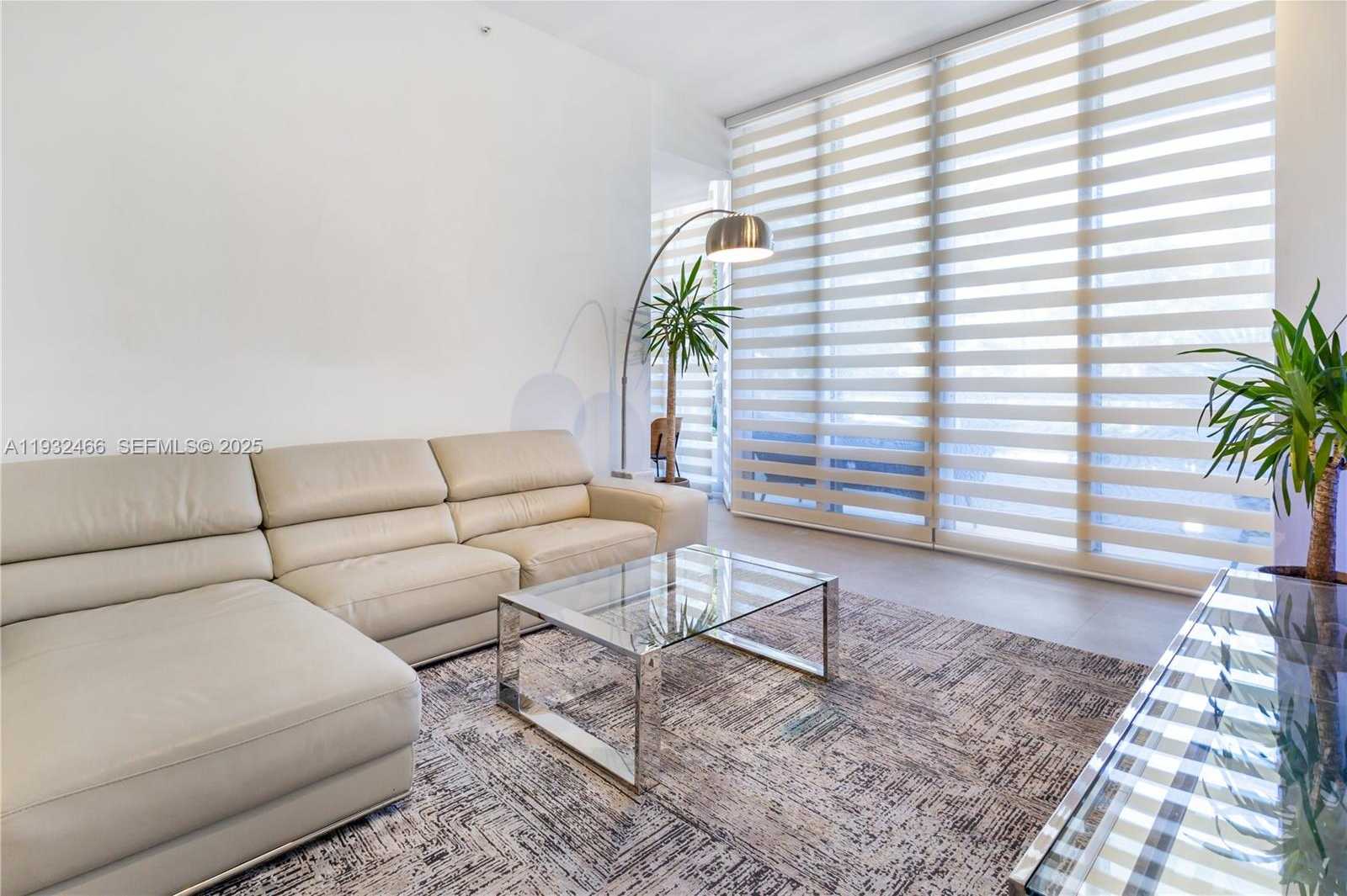 Small Image of 21205 YACHT CLUB DRIVE #304, Aventura Number 8