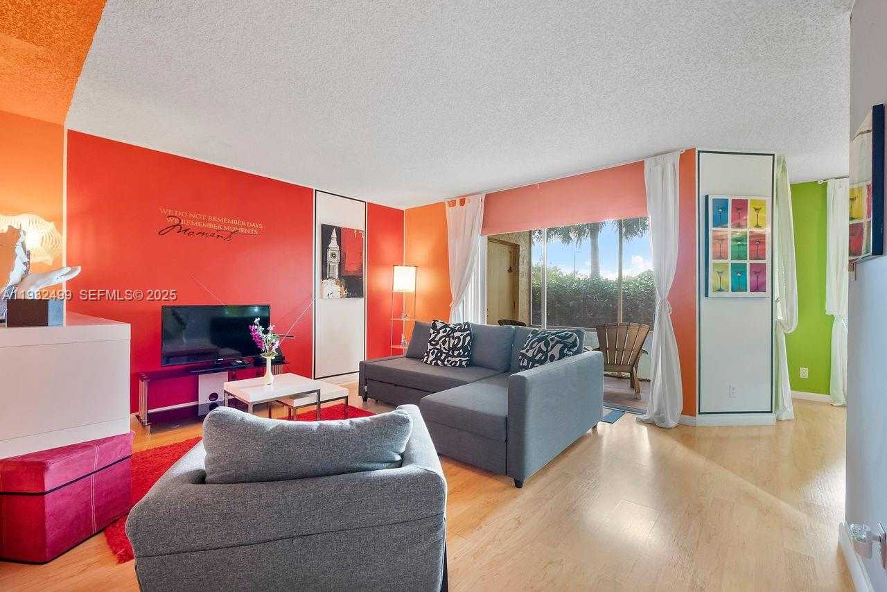 Small Image of 929 CORAL CLUB DR #929, Coral Springs Number 2