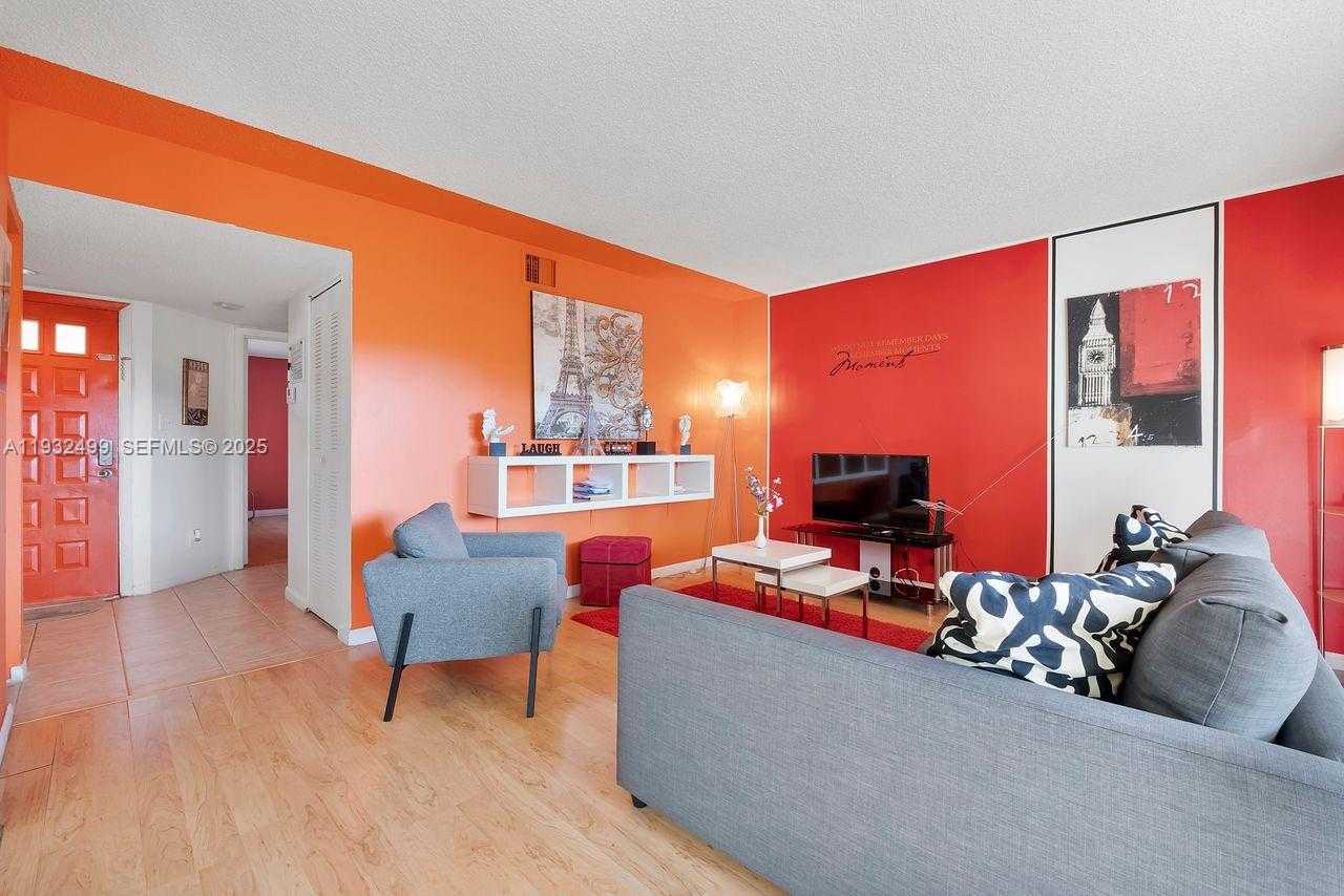 Small Image of 929 CORAL CLUB DR #929, Coral Springs Number 3