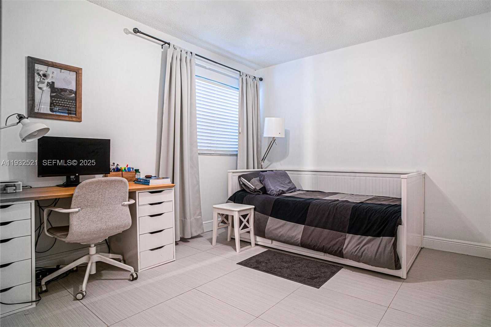 Small Image of 6801 HARDING AVE #301, Miami Beach Number 12