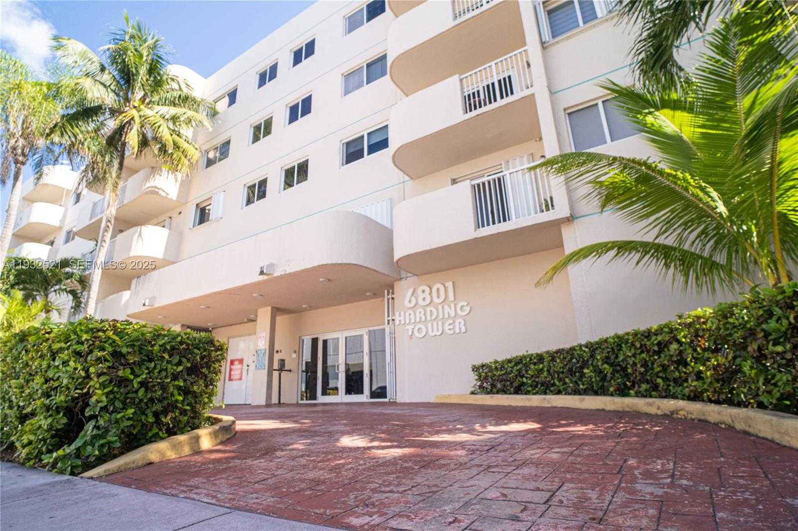 Small Image of 6801 HARDING AVE #301, Miami Beach Number 17