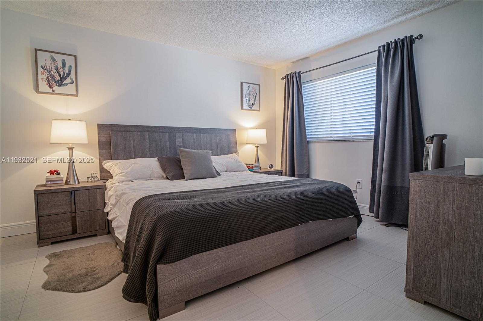 Small Image of 6801 HARDING AVE #301, Miami Beach Number 6