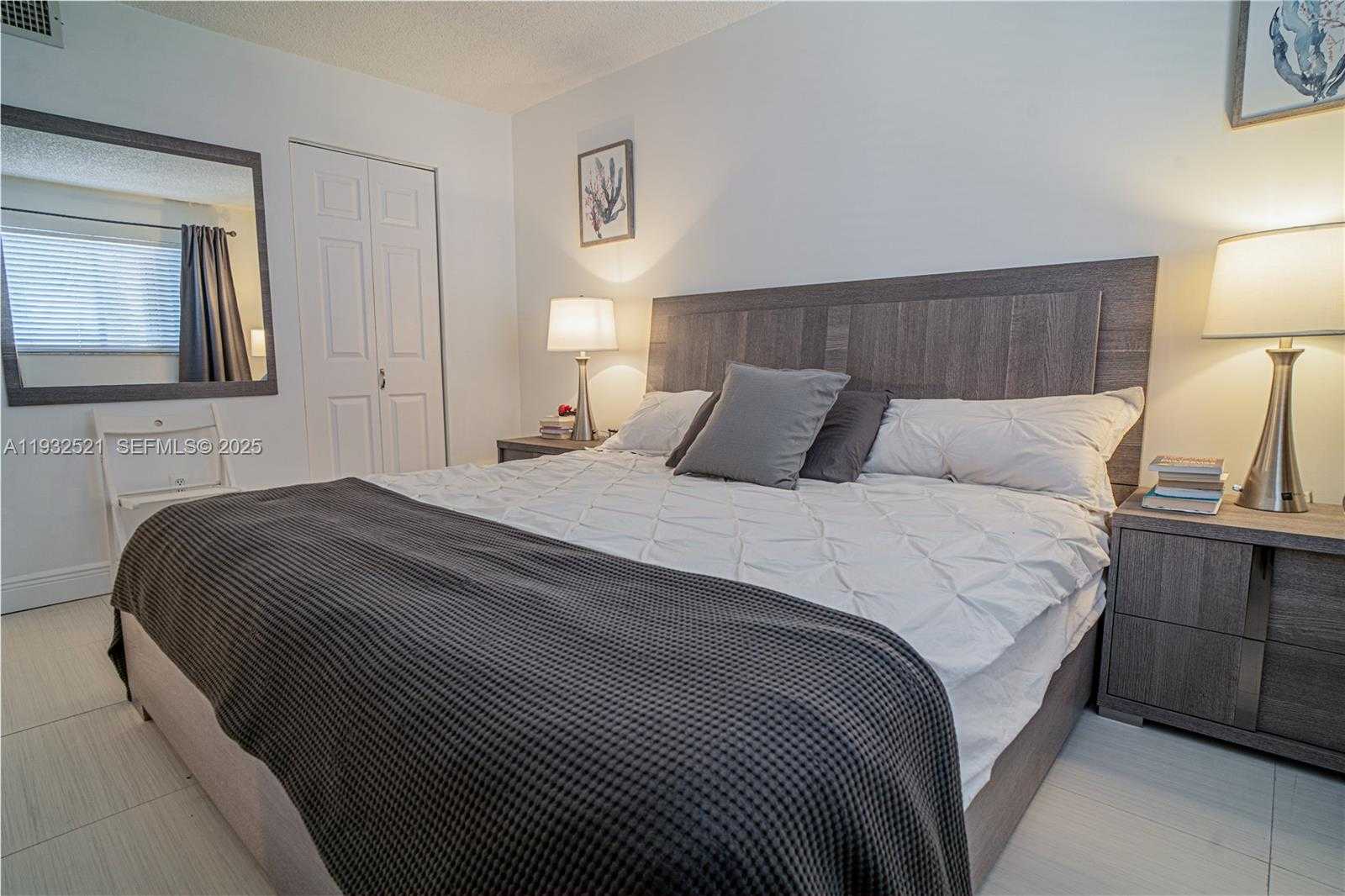 Small Image of 6801 HARDING AVE #301, Miami Beach Number 8