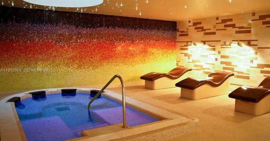 Small Image of 6899 COLLINS AVE #1008, Miami Beach Number 16