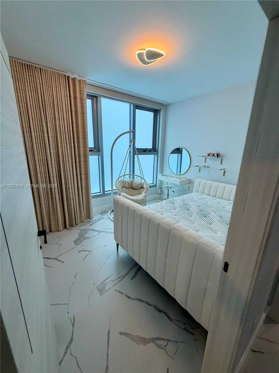 Small Image of 6899 COLLINS AVE #1008, Miami Beach Number 5