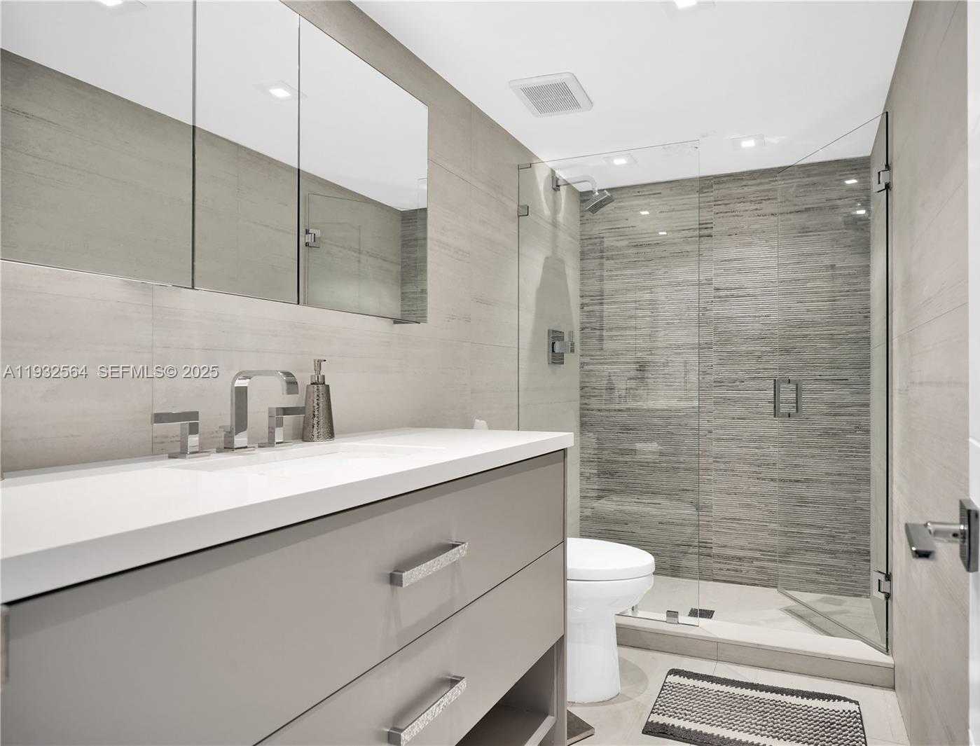 Small Image of 1985 SOUTH OCEAN DR #17F, Hallandale Beach Number 18