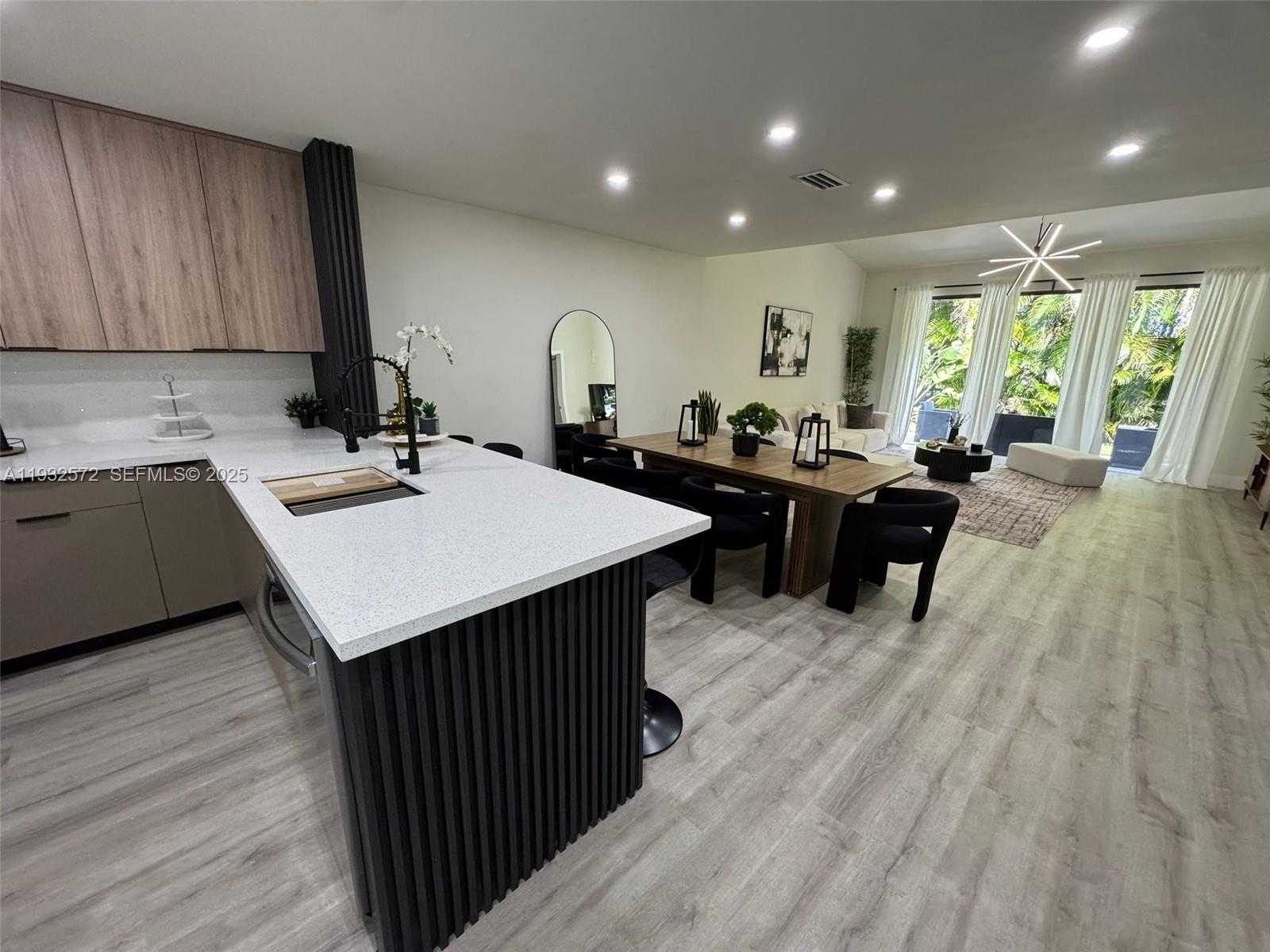 Small Image of 10109 NORTH WEST 52ND TER, Doral Number 3