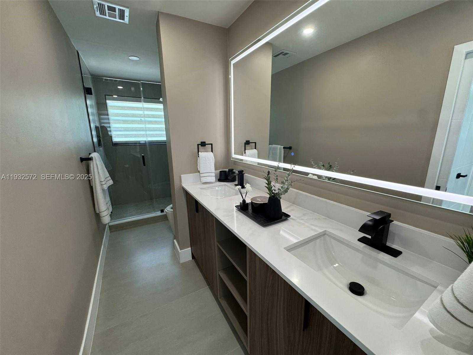 Small Image of 10109 NORTH WEST 52ND TER, Doral Number 45