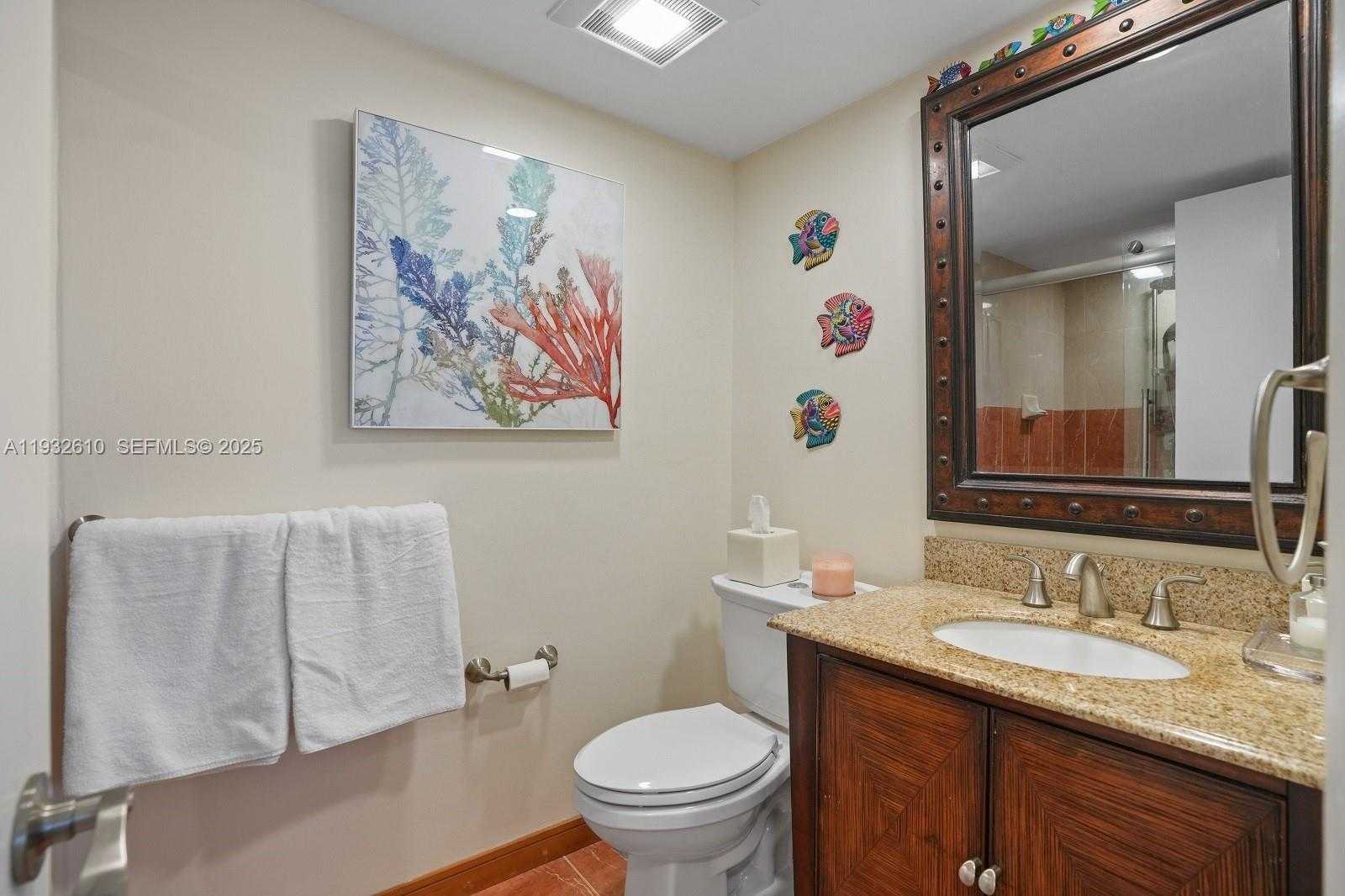 Small Image of 6423 COLLINS AVE #1005, Miami Beach Number 11