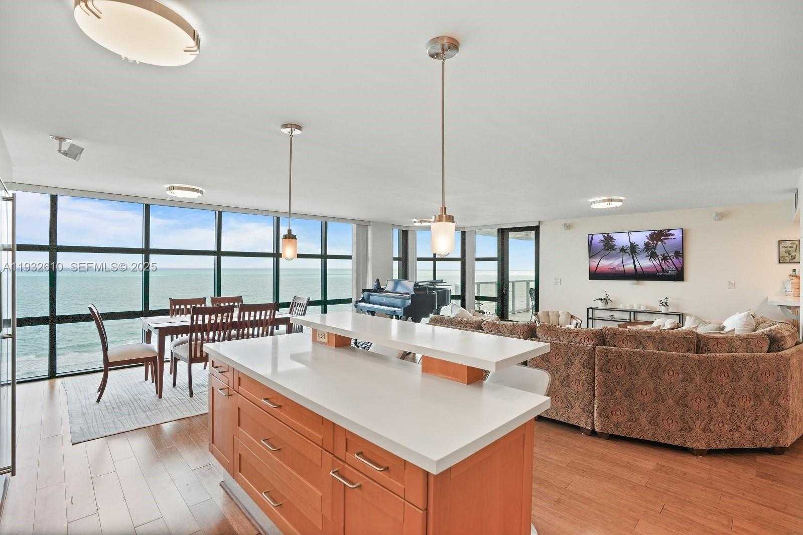 Small Image of 6423 COLLINS AVE #1005, Miami Beach Number 26