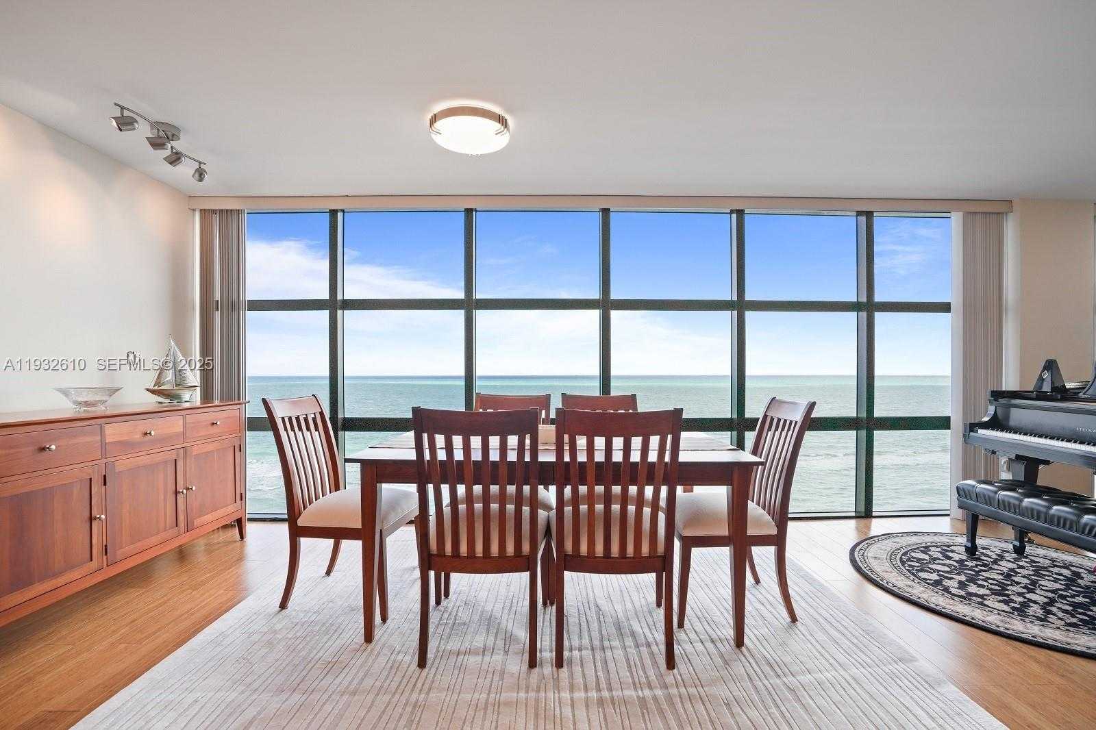 Small Image of 6423 COLLINS AVE #1005, Miami Beach Number 3