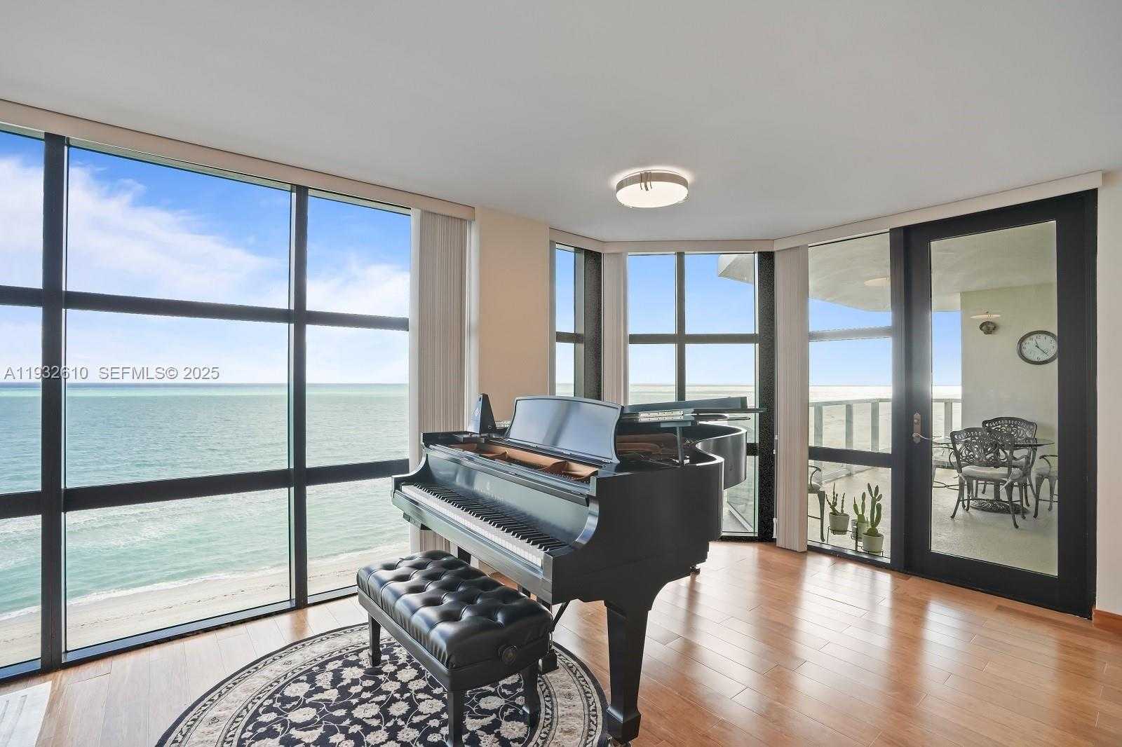 Small Image of 6423 COLLINS AVE #1005, Miami Beach Number 5