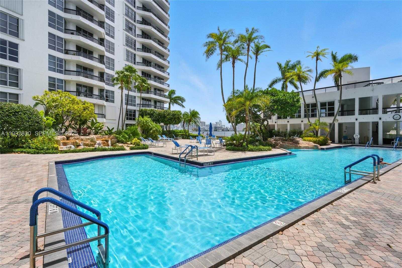 Small Image of 3600 MYSTIC POINTE DR #305, Aventura Number 21