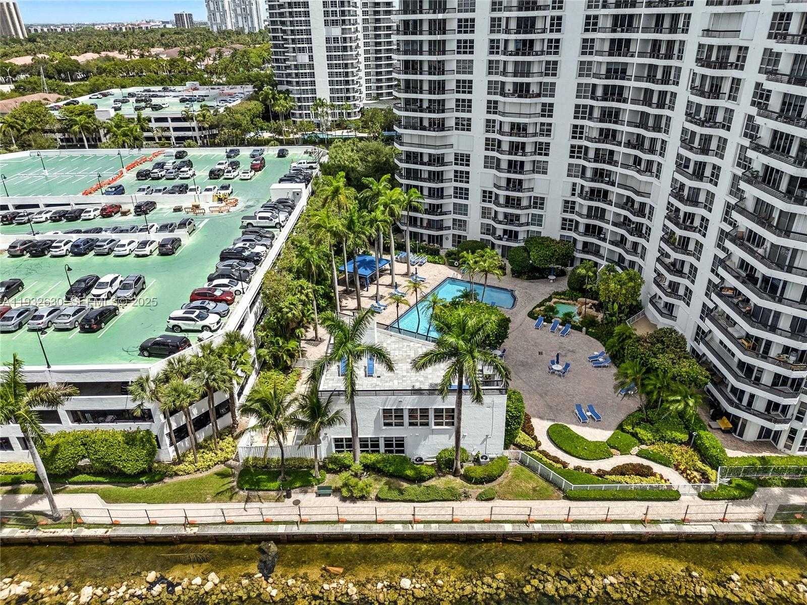 Small Image of 3600 MYSTIC POINTE DR #305, Aventura Number 27