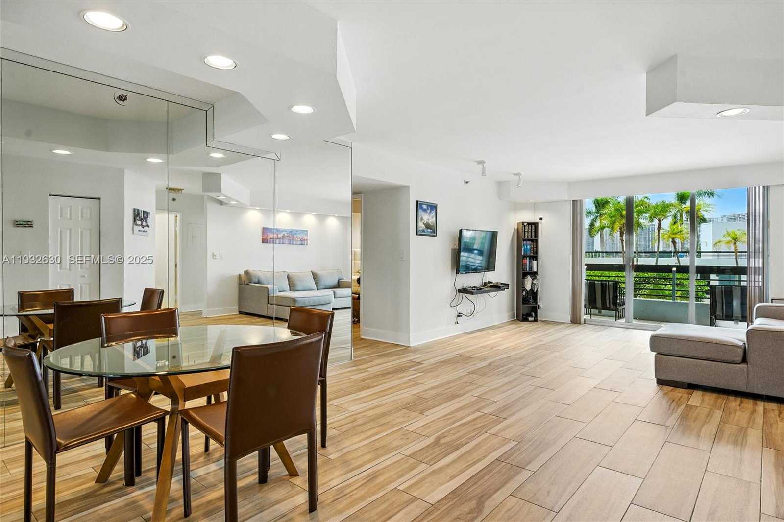 Small Image of 3600 MYSTIC POINTE DR #305, Aventura Number 3
