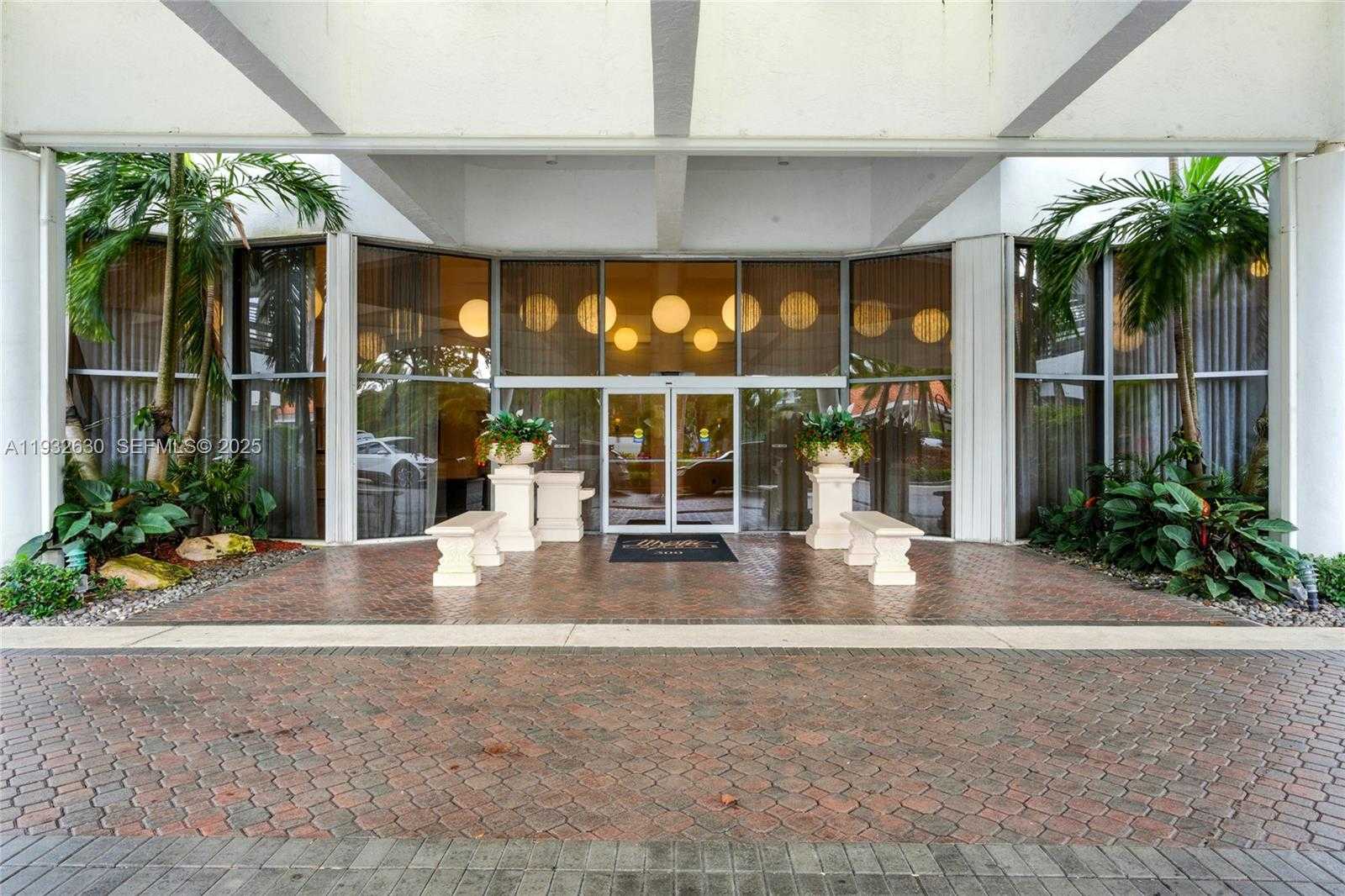 Small Image of 3600 MYSTIC POINTE DR #305, Aventura Number 30