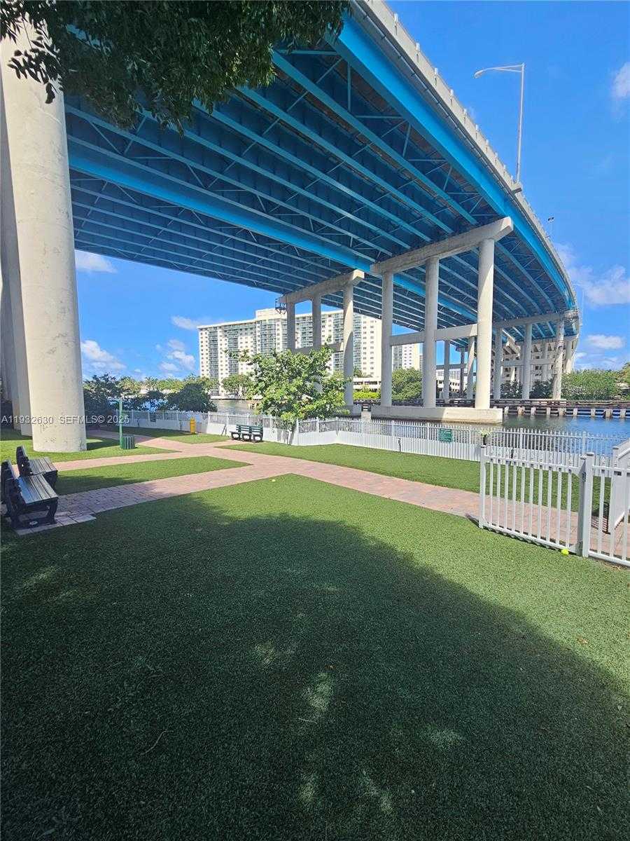 Small Image of 3600 MYSTIC POINTE DR #305, Aventura Number 32
