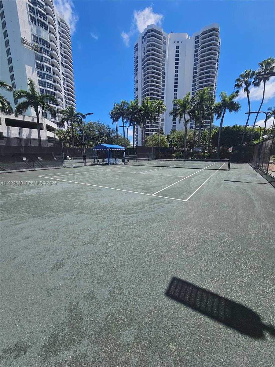 Small Image of 3600 MYSTIC POINTE DR #305, Aventura Number 36