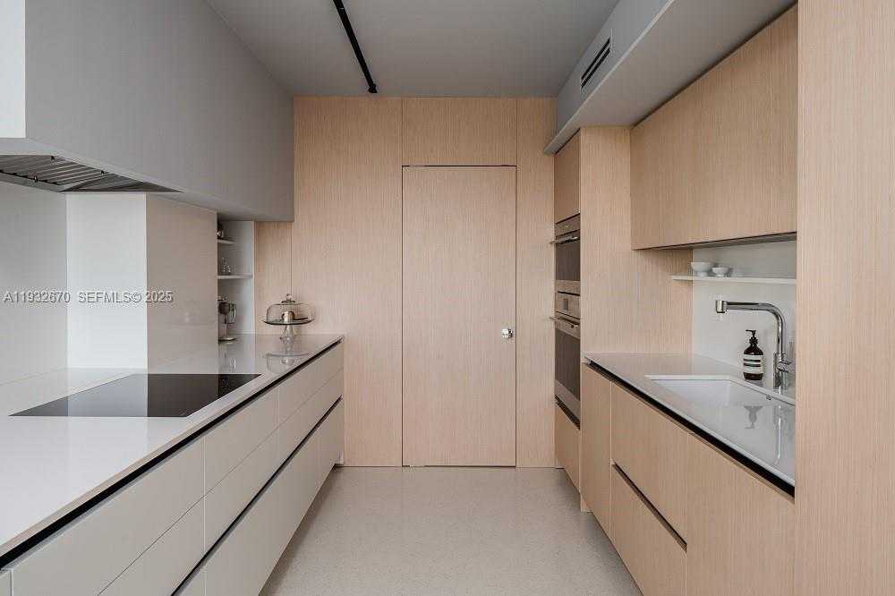 Small Image of 16 ISLAND AVE #6E, Miami Beach Number 6