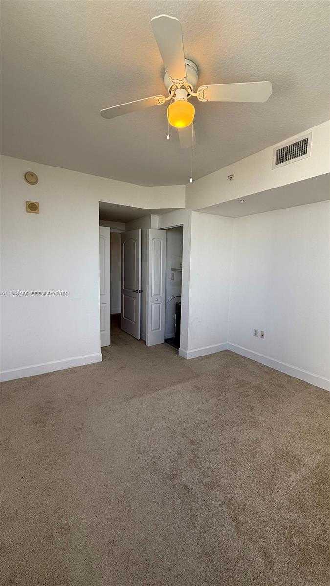 Small Image of 1830 RADIUS DR #915, Hollywood Number 11