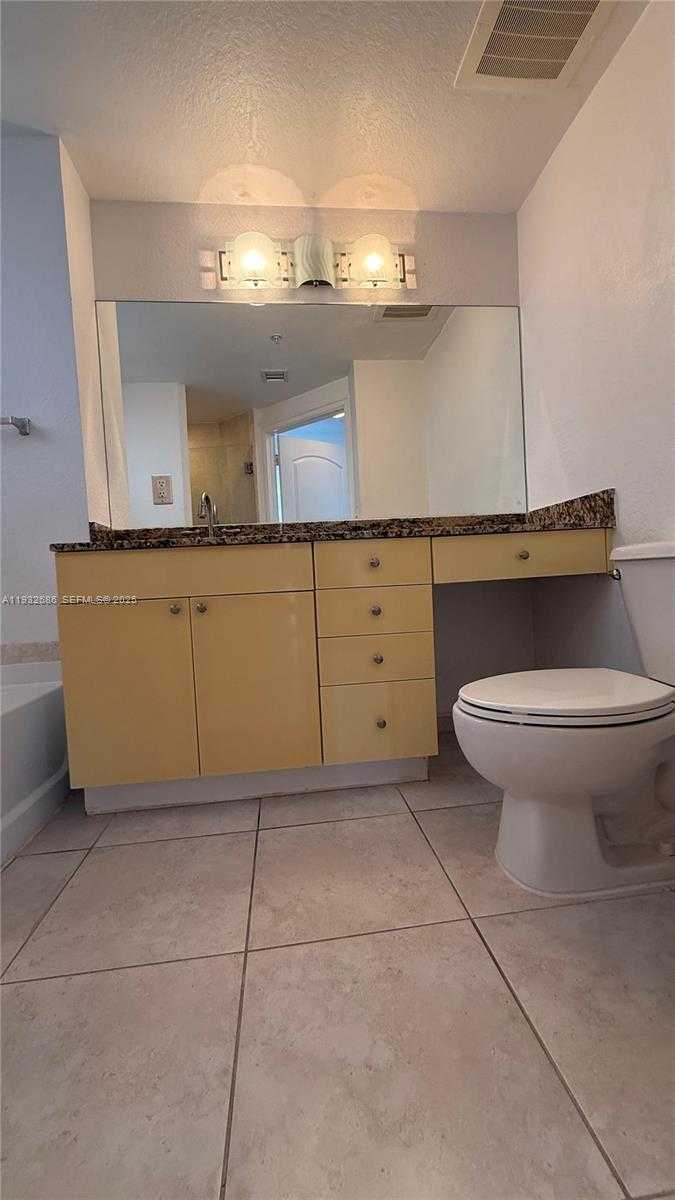 Small Image of 1830 RADIUS DR #915, Hollywood Number 12