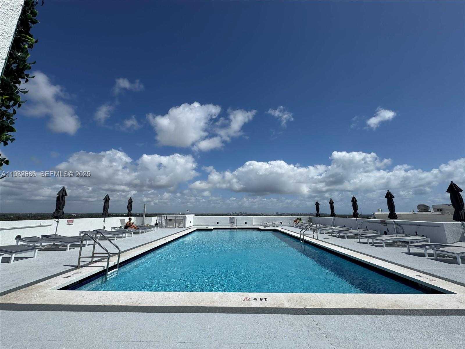 Small Image of 1830 RADIUS DR #915, Hollywood Number 15