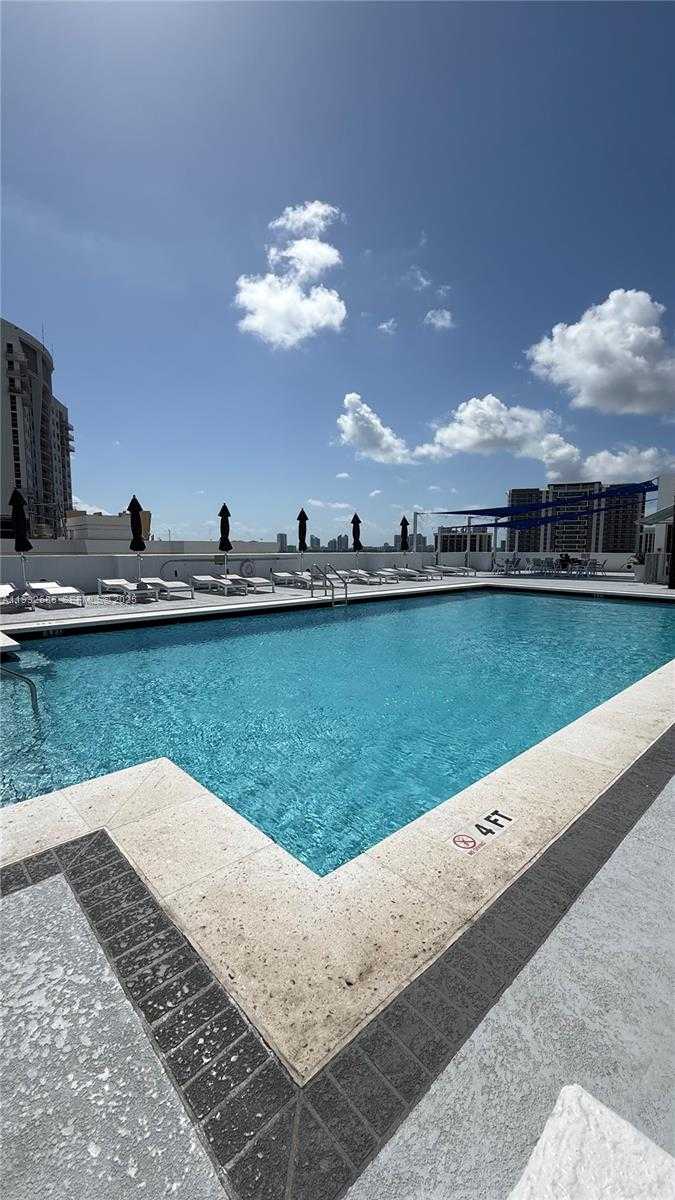 Small Image of 1830 RADIUS DR #915, Hollywood Number 16