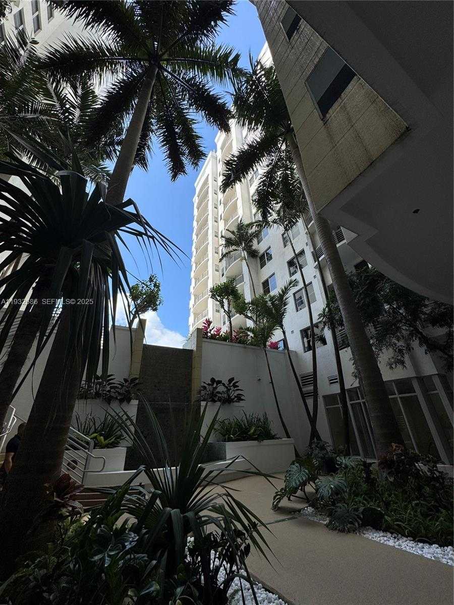 Small Image of 1830 RADIUS DR #915, Hollywood Number 27