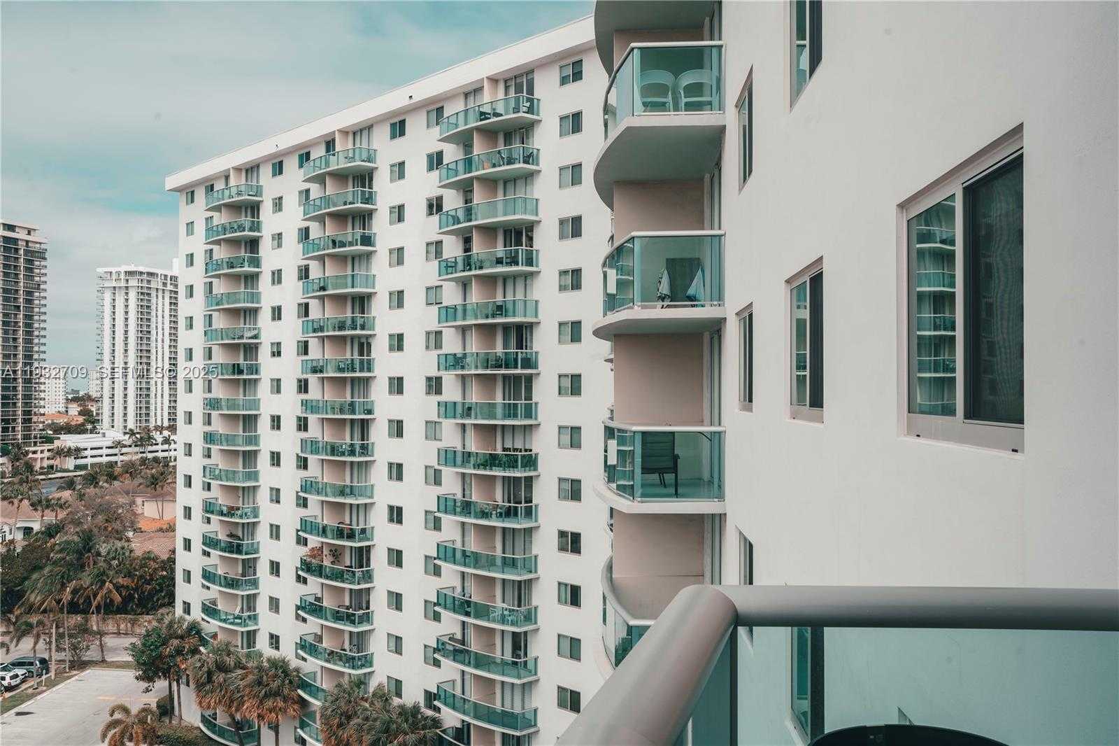 Small Image of 19380 COLLINS AVE #1003, Sunny Isles Beach Number 32