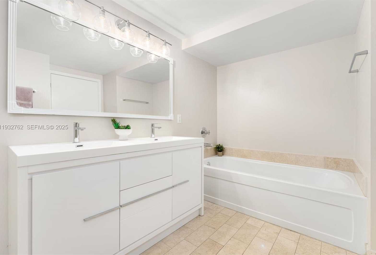 Small Image of 1111 SOUTH WEST 1ST AVE #721-N, Miami Number 18