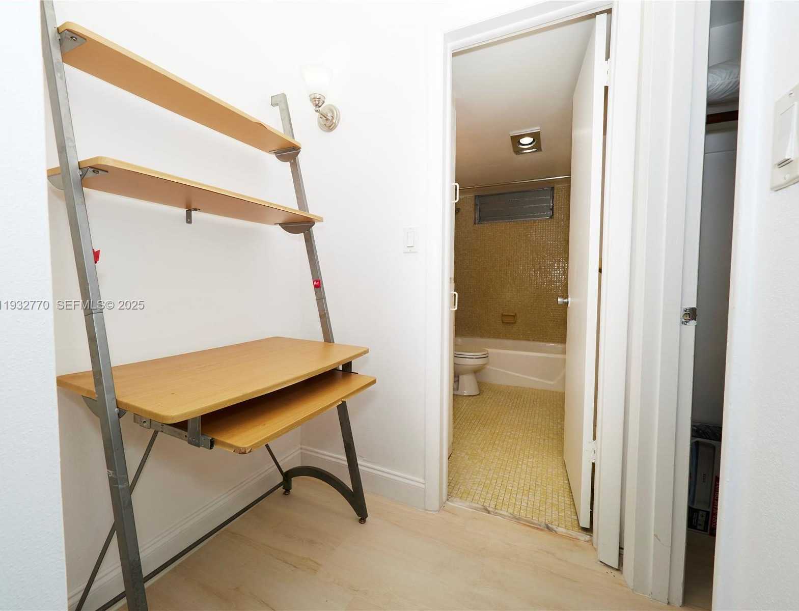 Small Image of 2861 LEONARD DR #F412, Aventura Number 20